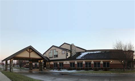 C'MON INN - GRAND FORKS - Hotel Reviews, Photos, Rate Comparison ...