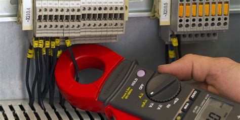 Using Clamp Multimeter 的图像结果
