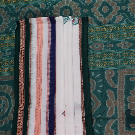 White Ikkat Bomkai Cotton Saree | A410803392 – Priyadarshini Handloom