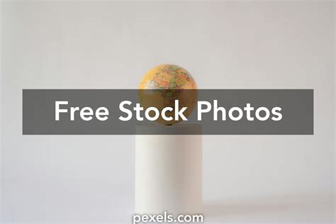 Clear Map of the World Just White Background 的图像结果