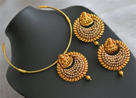 Antique pearl stone Lakshmi hasli necklace set dj-42140 – dreamjwell