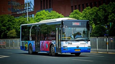 公交大变身，暂停的城市里武汉的公交变成了这样 - 行业新闻 - 客车之家官网_客车品牌大全_客车报价及图片