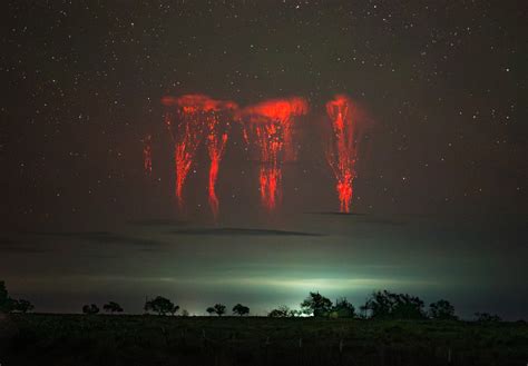 The most otherworldly, mysterious forms of lightning on Earth ...
