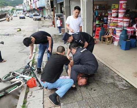 男子街头持刀与民警对峙 两女子被刀划伤（组图）_资讯_凤凰网