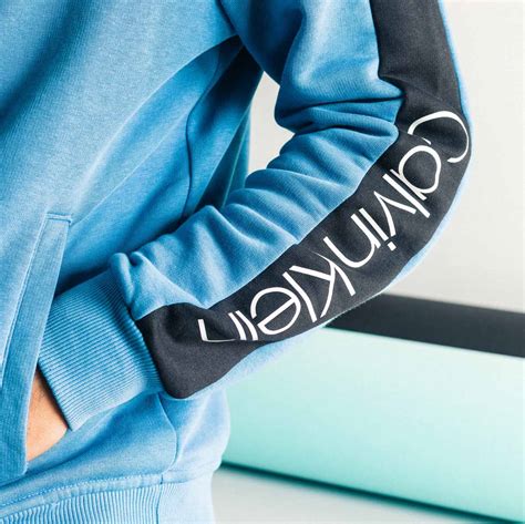 Calvin Klein size charts for men, women and kids' clothing