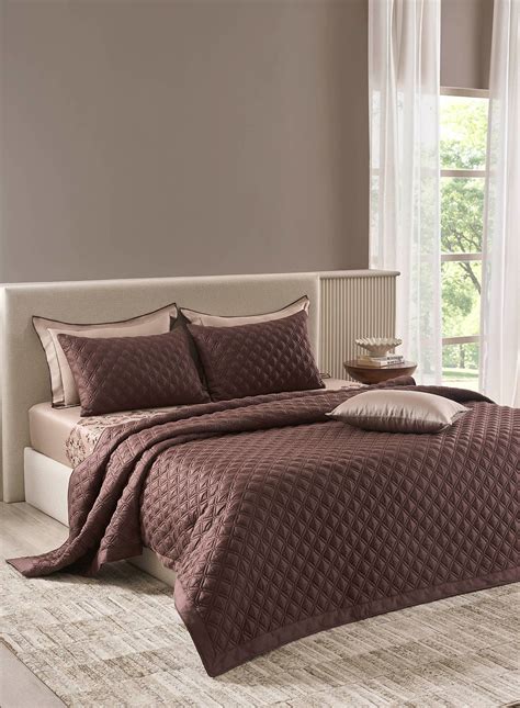 INDIENNE-FUDGESICKLE-WARM TAUPE BEDDING GIFT SET Bedding Gift Set | 210 ...