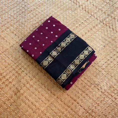 Burgundy Saree, Hand knotted Sungudi On a Hand woven Cotton saree, Kai ...