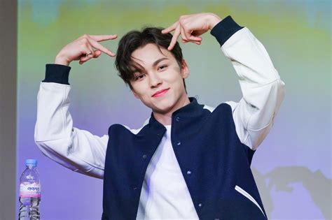 haley (@lov_u_jun) / Twitter