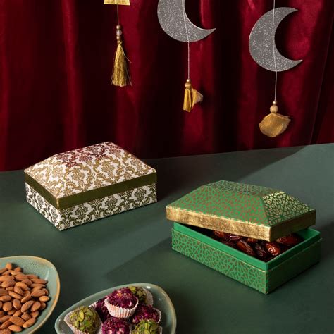 Shop Damask Pyramid Shape Box – PaperMe