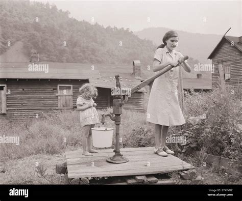 Vintage photo of daughter and wife of miner. Bobbie Jean Sergent, 4 ...