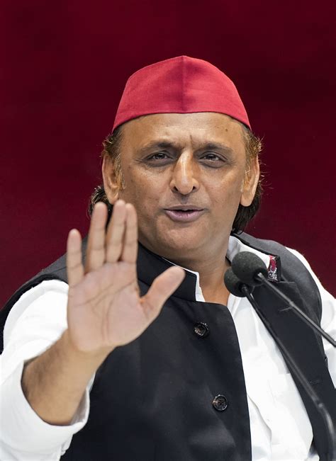 Aadhaar should be integrated with chips to ensure fair elections: Akhilesh