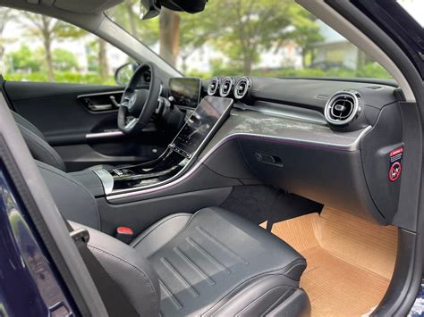 Mercedes-Benz C300 AMG 2025 - Giá Xe Lăn Bánh Và Khuyến Mãi