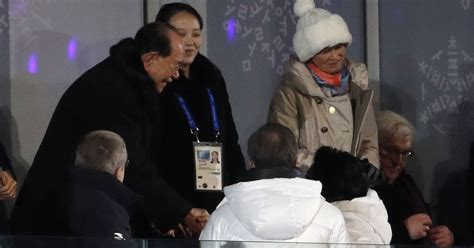 South Korea President Moon Jae-in meets North Korea leader Kim Jong-un ...