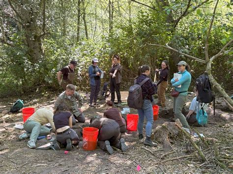 Edmonds College student archeologists dig for Mukilteo's untold history ...