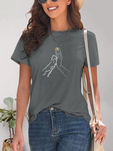 T-shirts and their types for both men’s and women’s