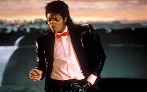 Michael Jackson's 'Billie Jean' Video Moonwalks To 1 BILLION Views ...