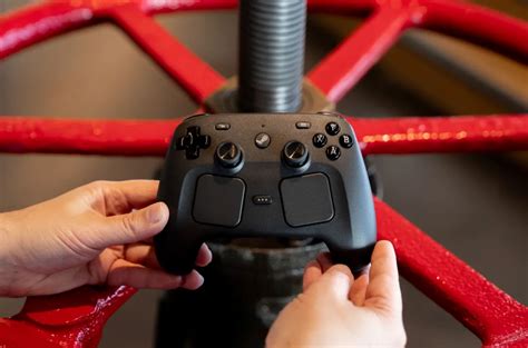 Valve Reveals New Steam Controller: Magnetic Sticks, Dual Trackpads Arrive