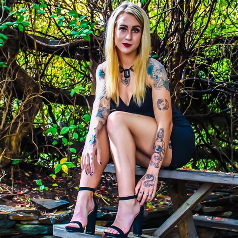 Taylor Starling's feet