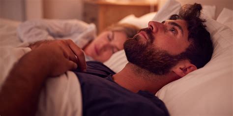 Qué pasa al dormir menos de 6 horas diarias - La Tercera