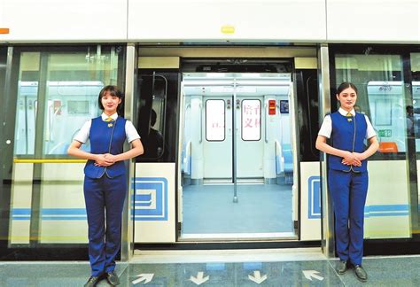 “五一”假期首日 重庆火车站迎客流高峰