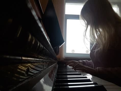 TW Pornstars - Elise Moon. Twitter. Моя любовь . 5:58 PM - 28 Sep 2018