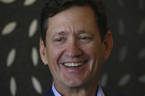 USAA CEO Wayne Peacock is stepping down in mid-2025