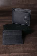 Buy Men Black Textured Leather Wallet Online - 39710798 | Peter England