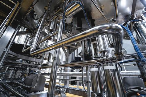 Universal Engineering - Premium Hydraulic Oil & Engine Oil Supplier ...