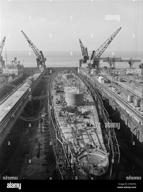 USS Newport News (CA-148) under construction in January 1947 Stock ...