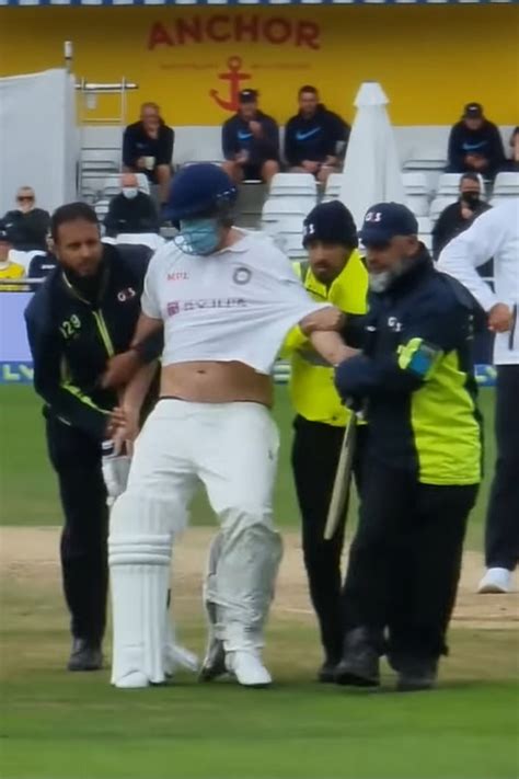 Leeds Test: Get Latest Buzz, Updates, Gossip, Photos & Videos