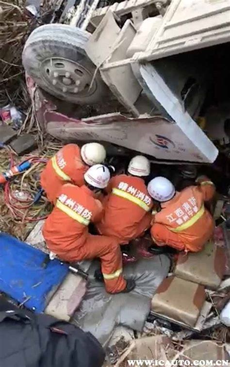 6死3伤！广西河池发生惨烈车祸 一辆重型货车失控导致事故_凤凰网视频_凤凰网