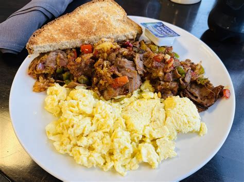 Review: PGA Lounge at Minneapolis–Saint Paul International Airport (MSP ...