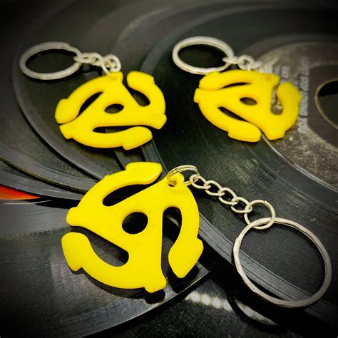 Vintage Vinyl Record 45 RPM Adapter Keychain Yellow 7 Record, Record ...