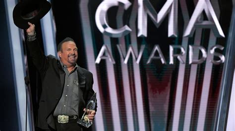 Garth Brooks doesn’t want to win CMA entertainer award again | CBS 42