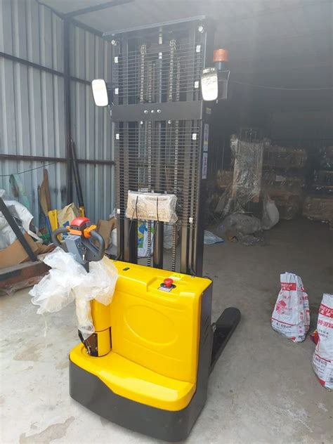 Hand Pallet Truck - Hydraulic Hand Pallet Truck service charges ...