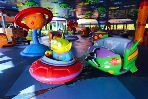 Alien Saucers Ride Utube 的图像结果