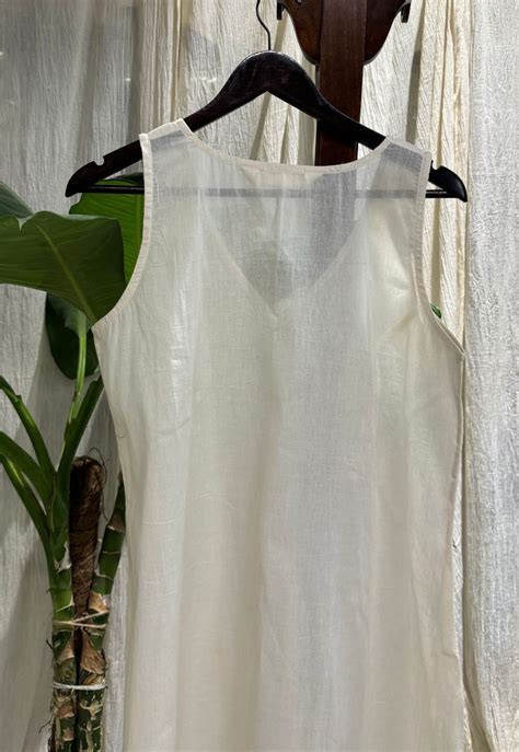 Indian Ethnic Women's Jivika Fakira Mul Dress – THE INDIAN ETHNIC CO.