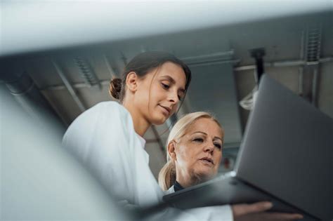 Synthetic vs natural CBD APIs | dsm-firmenich Health, Nutrition & Care