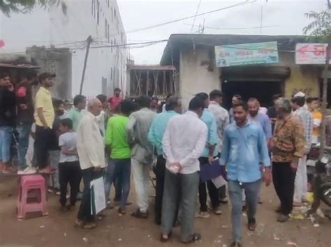 A snake entered an Activa parked in a garage in Lunawada; The trapped ...