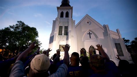 After Charleston, black churches straddle fine line between security ...