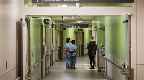 Nurses accept new contract with government | Montreal Gazette