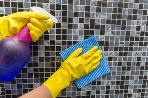 Pool Tile Cleaning Tips 的图像结果