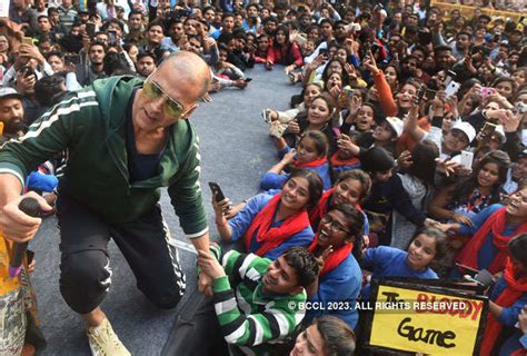 'Padman' Akshay Kumar comes to support DU's run for tax-free sanitary ...