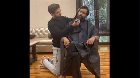 Coronavirus lockdown: Chirag Paswan shaves dad Ram Vilas Paswan's beard ...