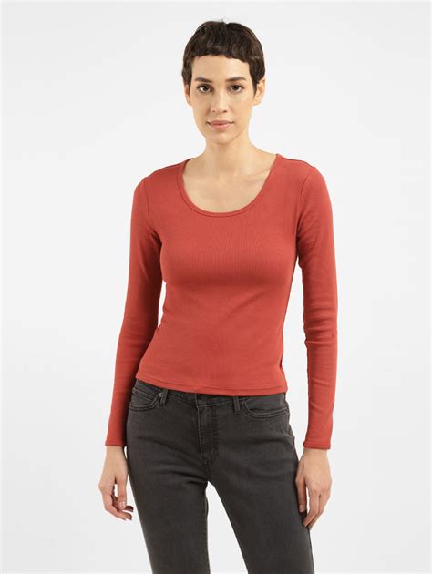 Women's Solid Scoop Neck Relaxed Fit T-Shirt – Levis India Store