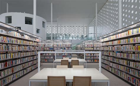 Kanazawa Umimirai Library