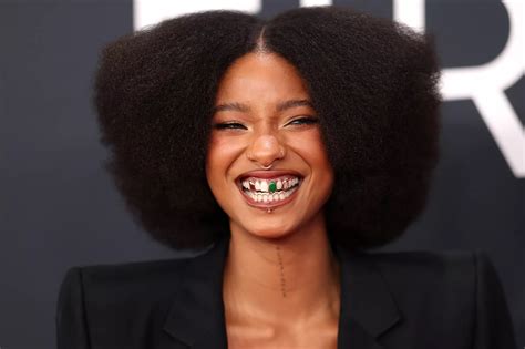 Re: 2025 Grammy Awards Fashion - Page 12 - Blogs & Forums