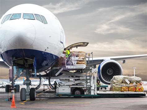 Chargement aérien - avion cargo