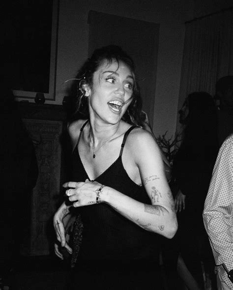 Miley Cyrus Smoking Tumblr 2022