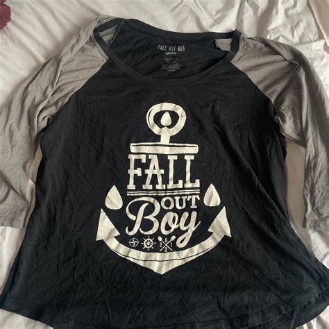 2001 women’s fall out boy merch - Depop